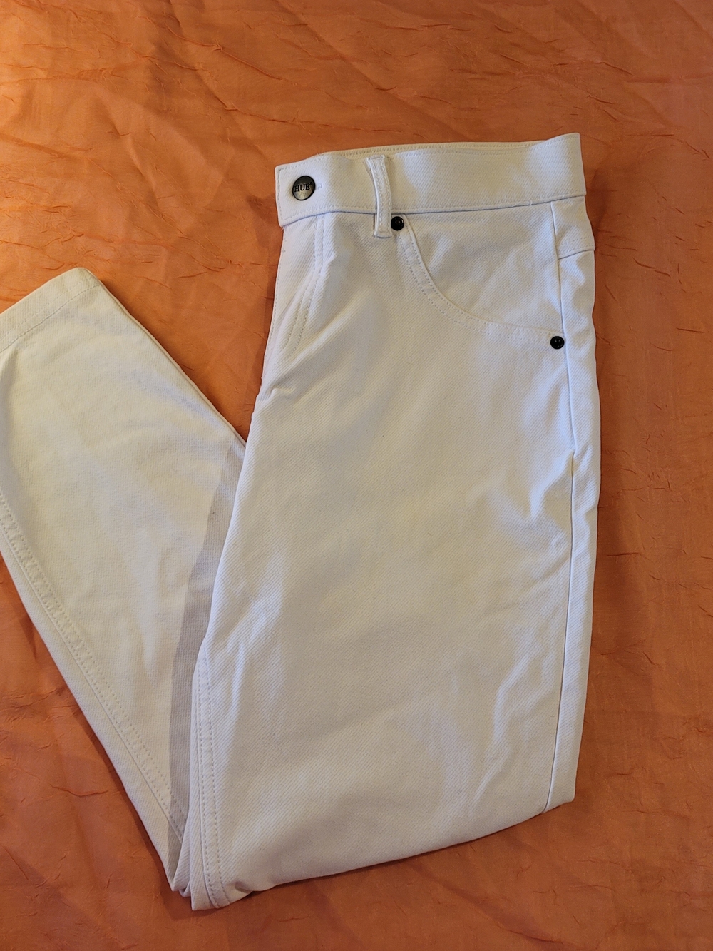 Hue White Hem Detail Capri Pants